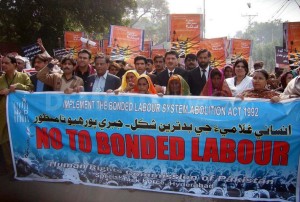 1325274211-protesters-promote-the-elimination-of-bonded-labour-in-pakistan_985679